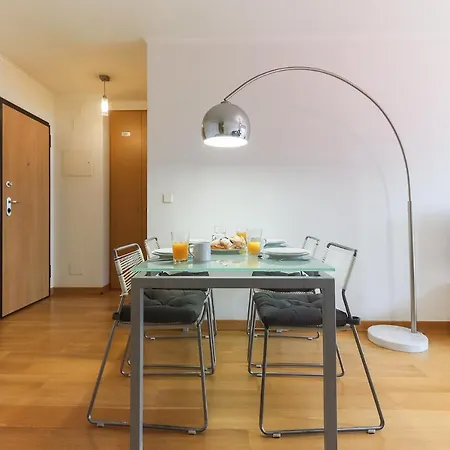 Modern Olaias By Homing Apartment